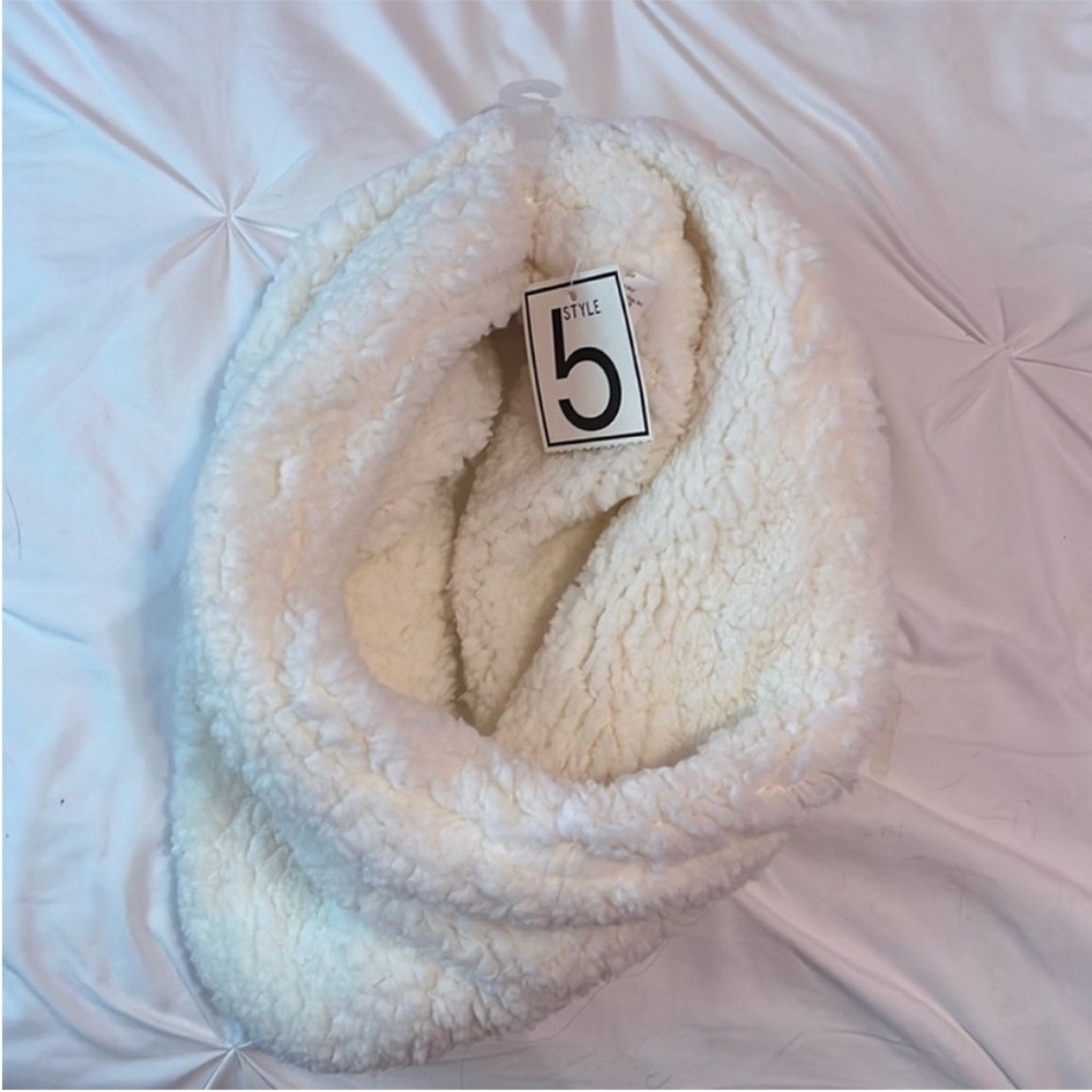 Cozy White Faux Fur Scarf